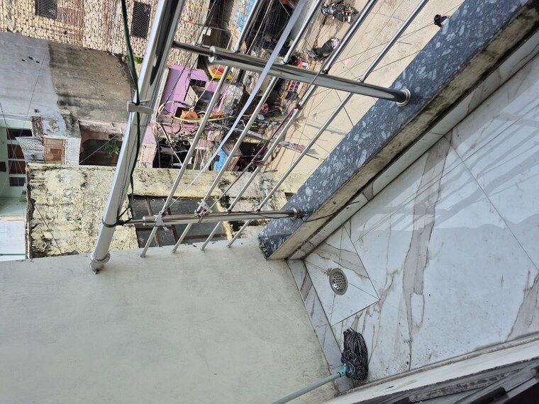 Balcony, mayur vihar 2.5 Bedroom 450 Sq.Ft. Builder Floor In Mayur Vihar Delhi 10599747