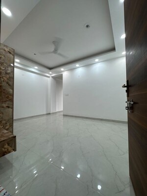 Room in 1 BHK Apartment at Chattarpur – for Rent