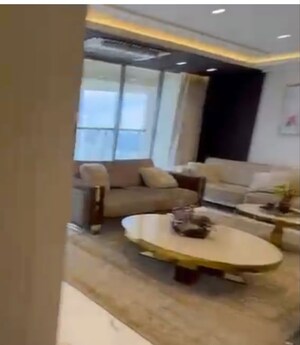 Master Bedroom in 5 BHK Apartment at The Park Residency Andheri, Andheri West – for Rent