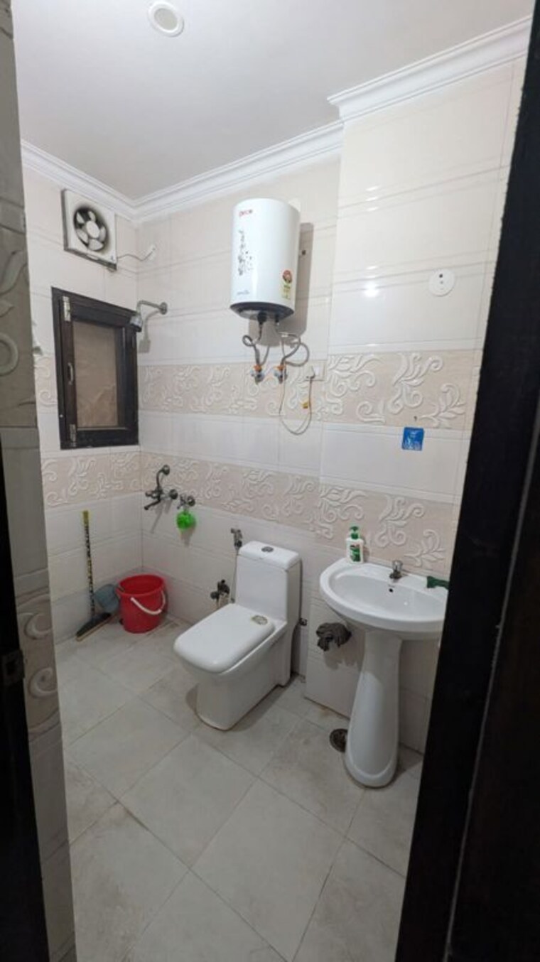 Bathroom, abcz-east-avenue 2 Bedroom 950 Sq.Ft. Apartment In Sector 73 Noida 10599749