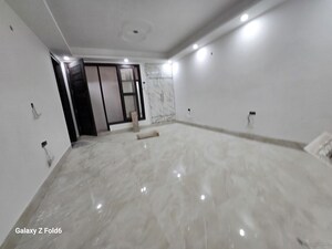 Room in 2 BHK Apartment at Chattarpur – for Rent