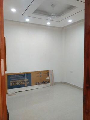 Room in 2.5 BHK Apartment at Unnati Fortune The Aranya, Sector 119 – for Rent