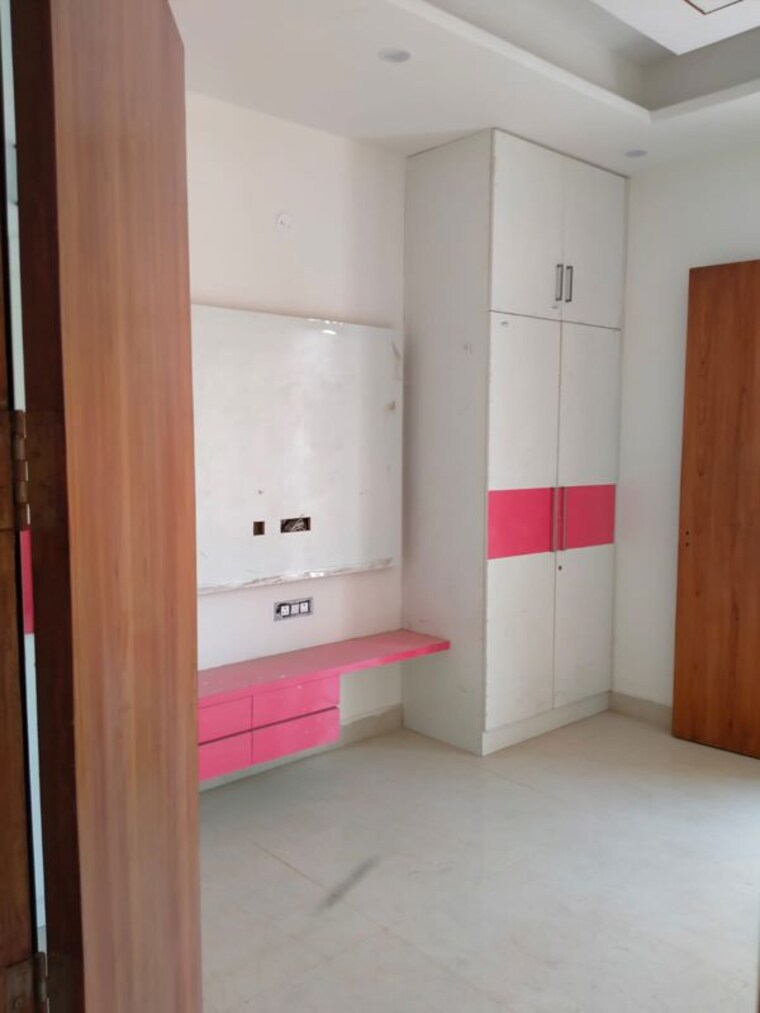Room, unnati-fortune-the-aranya 2.5 Bedroom 1280 Sq.Ft. Apartment In Sector 119 Noida 10599765