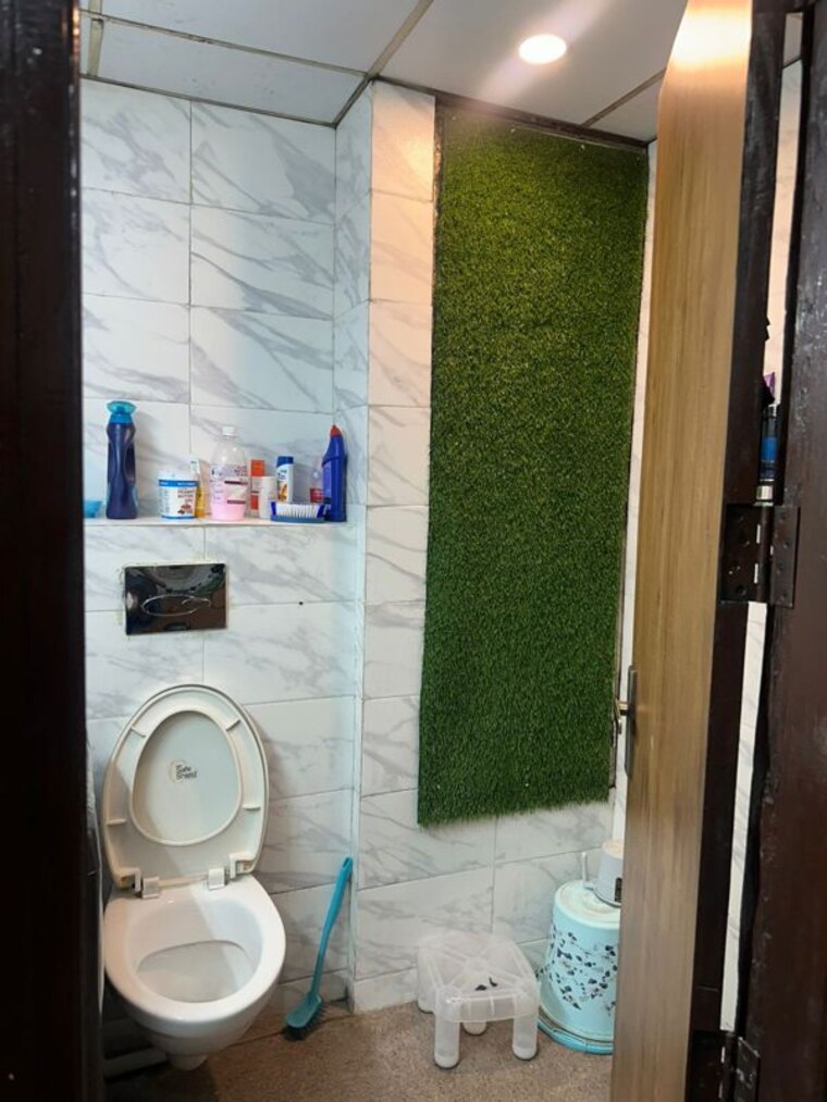 Bathroom, chandigarh-citi-center 1 Bedroom 650 Sq.Ft. Apartment In Vip Road Zirakpur 10528117