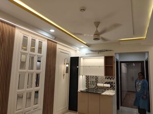 Living Room in 3.5 BHK Apartment at Arjunganj – for Rent