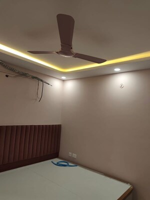Room in 3.5 BHK Apartment at Arjunganj – for Rent