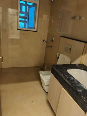 Attached Bathroom in 3.5 BHK Apartment at Arjunganj – for Rent