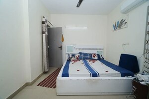 Furnished Amenities in 4 BHK Apartment at DLF The Arbour, Sector 63 – for Sale