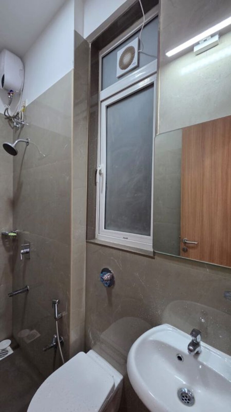 Bathroom, adarsh-nagar-chs-worli 2 Bedroom 705 Sq.Ft. Apartment In Worli Mumbai 10599798