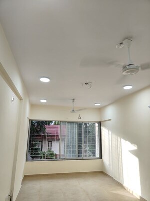Furnished Amenities in 2 BHK Apartment at Sterling CHS, Andheri West – for Rent