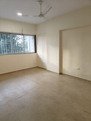 Room in 2 BHK Apartment at Sterling CHS, Andheri West – for Rent