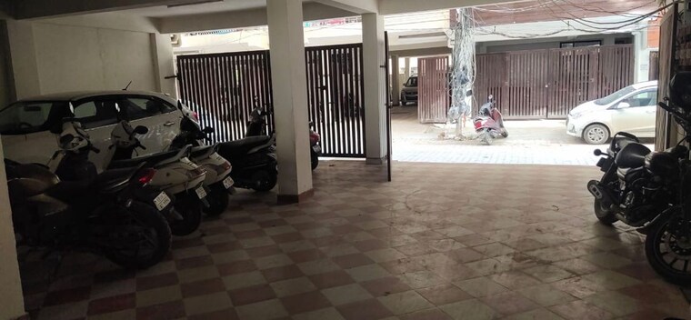  Parking, palam vihar extension 2 Bedroom 100 Sq.Yd. Builder Floor In Palam Vihar Extension Gurgaon 10599825