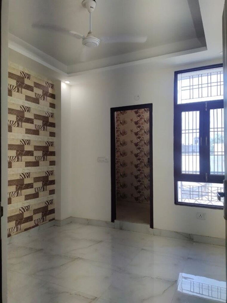 Room, palam vihar extension 2 Bedroom 100 Sq.Yd. Builder Floor In Palam Vihar Extension Gurgaon 10599825