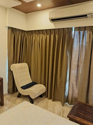 Team Area in 3 BHK Apartment at Crescent Apartment Bandra West, Bandra West – for Rent