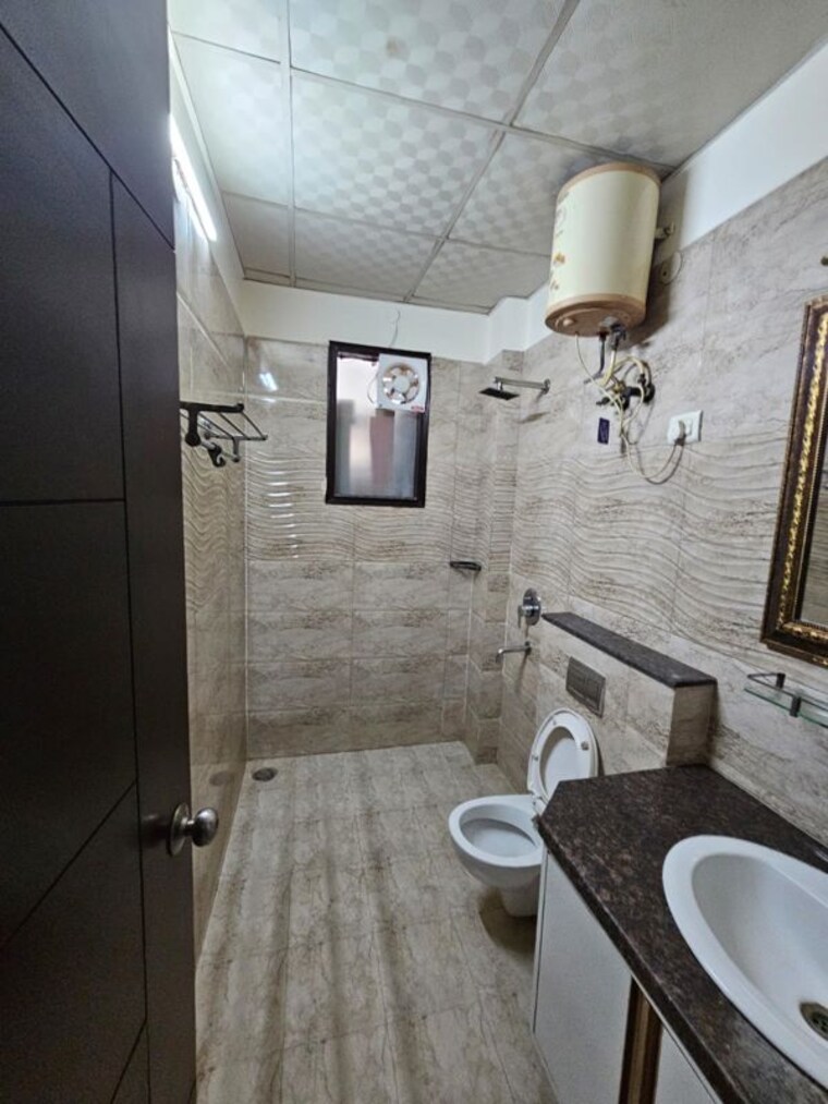 Bathroom, sector 9 3 Bedroom 2250 Sq.Ft. Builder Floor In Sector 9 Gurgaon 10599900