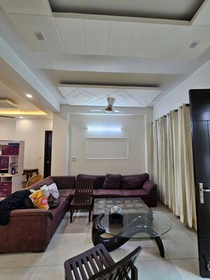 Living Room in 3 BHK Builder Floor at Sector 9 – for Rent