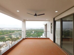 Room in 4 BHK Apartment at The Valencia, Banjara Hills – for Rent