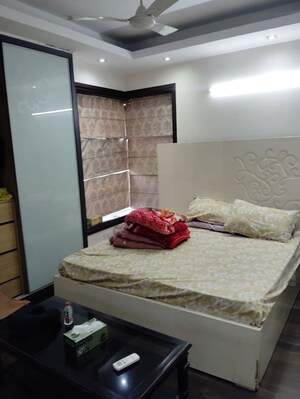Bedroom in 3 BHK Builder Floor at Safdarjung Enclave – for Rent