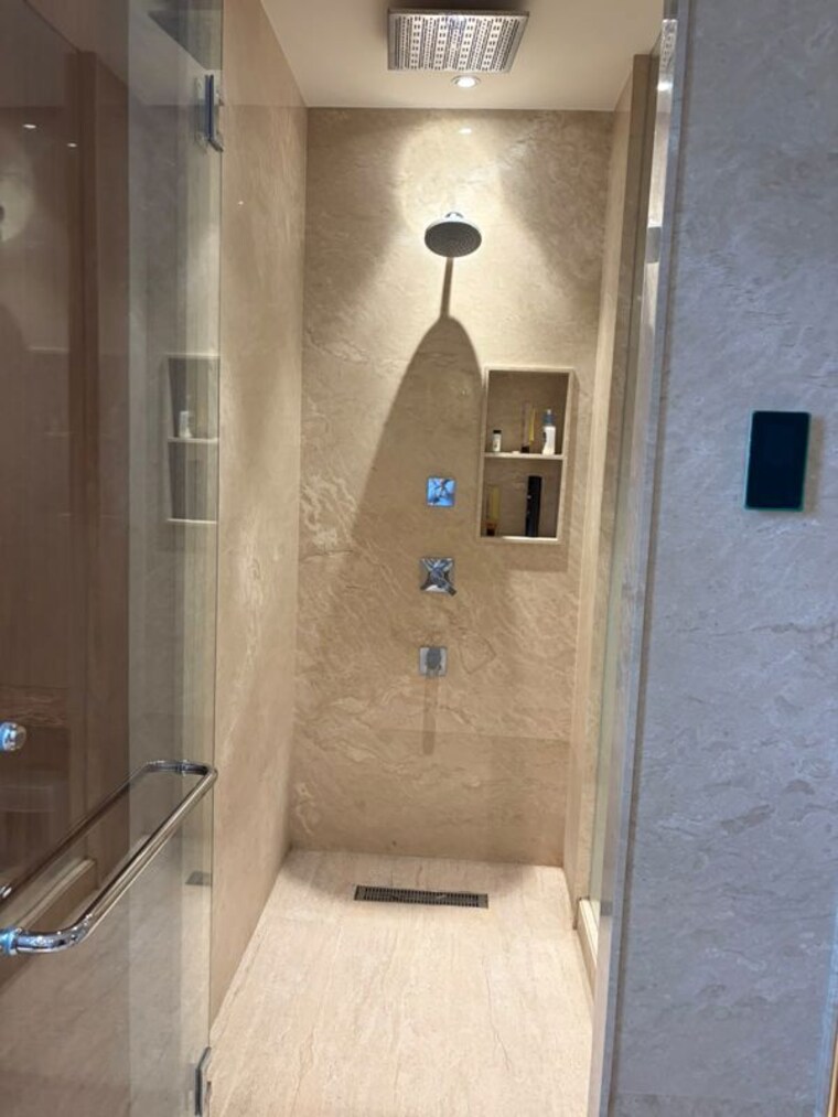 Bathroom, safdarjung enclave 3 Bedroom 1500 Sq.Ft. Builder Floor In Safdarjung Enclave Delhi 10599917