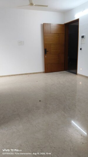 Room in 2 BHK Apartment at Northcape Venicia, Baner – for Rent