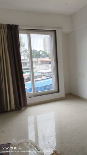 Room in 2 BHK Apartment at Northcape Venicia, Baner – for Rent