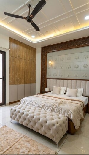 Bedroom in 5 BHK Independent House at Dronpuri – for Sale