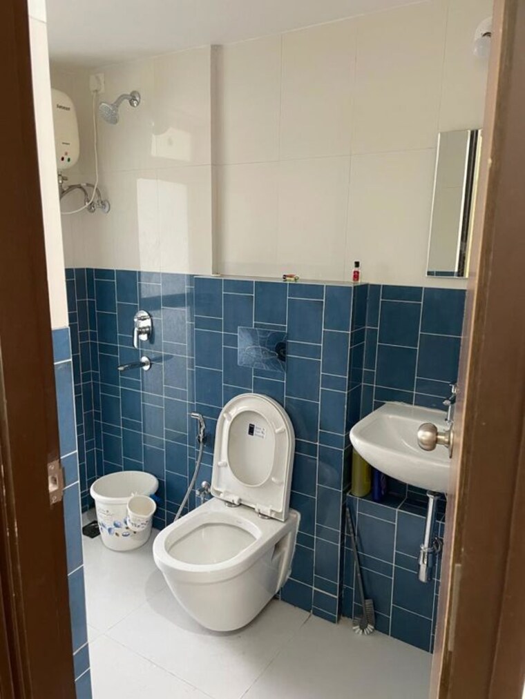 Bathroom, lodha-amara 2 Bedroom 800 Sq.Ft. Apartment In Kolshet Road Thane 10599976