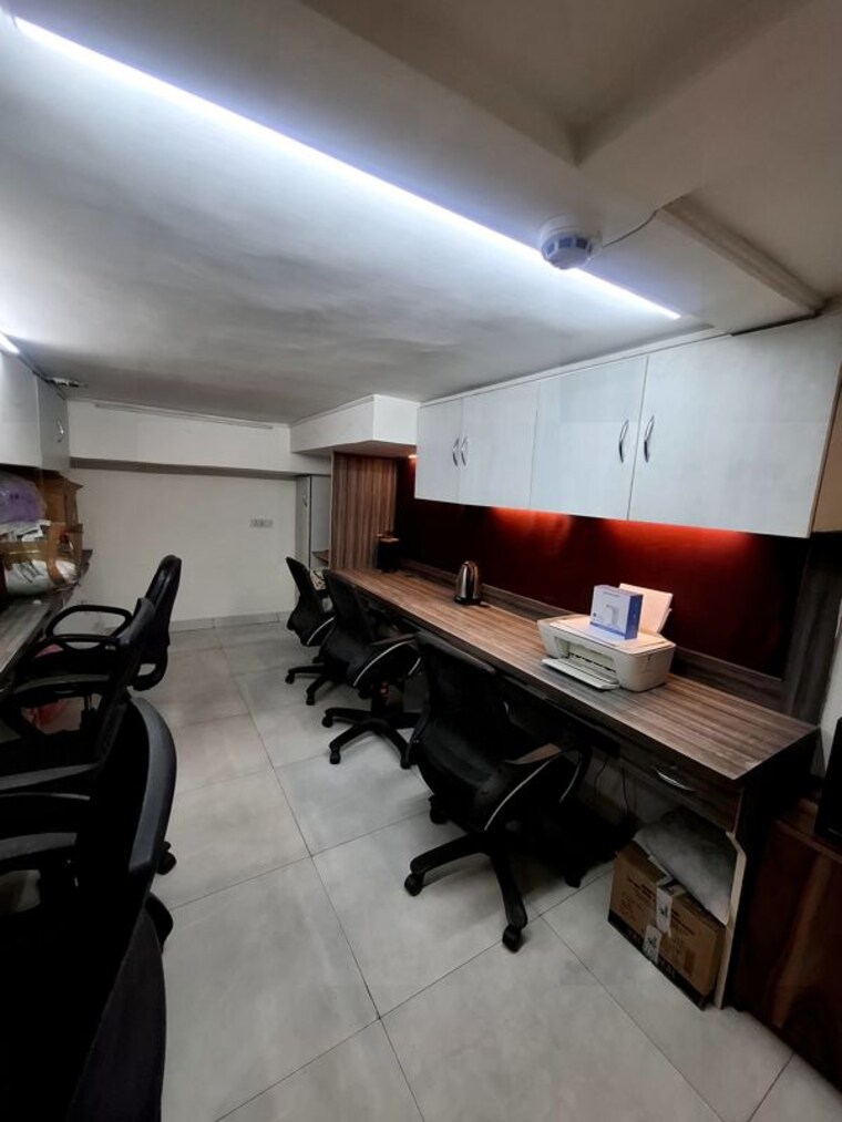 Team Area, netaji subhash place Commercial Office Space 520 Sq.Ft. In Netaji Subhash Place Delhi 10599977
