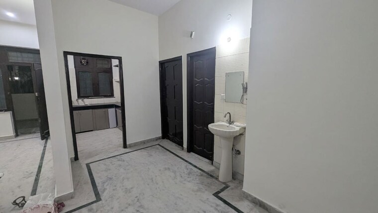 Bathroom, sector 23 2 Bedroom 2367 Sq.Yd. Independent House In Sector 23 Gurgaon 10600030