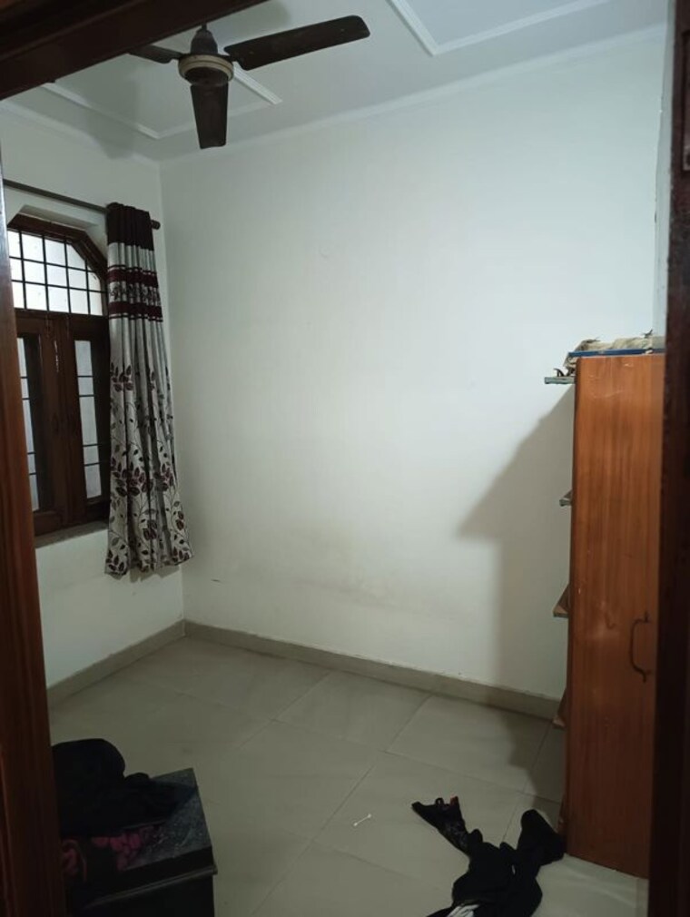 Room, sector 23 2 Bedroom 2367 Sq.Yd. Independent House In Sector 23 Gurgaon 10600030