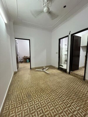 1 BHK Builder Floor For Rent in Chattarpur