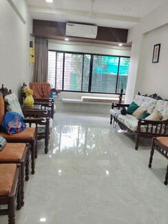 2 BHK + Extra Room,Store Room Apartment For Rent in Prabhadevi