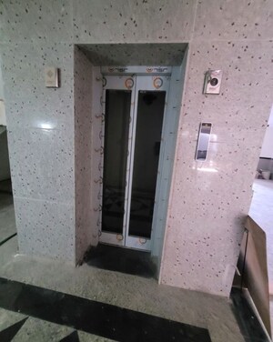 Building Lobby in 4 BHK Builder Floor at Green Fields Colony – for Sale