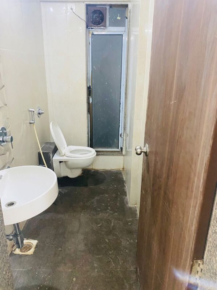 Bathroom, hdil-metropolis-residences 2 Bedroom 780 Sq.Ft. Apartment In Andheri West Mumbai 10599989