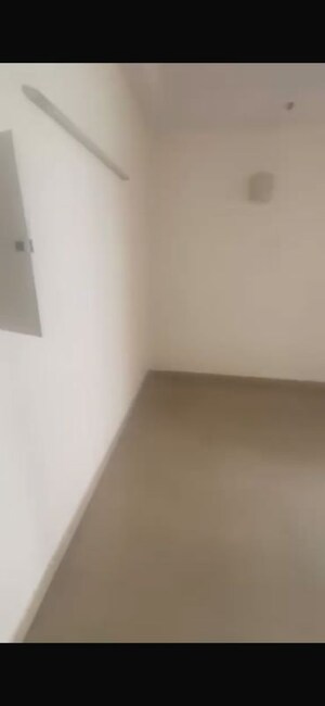 Room in 2.5 BHK Apartment at Amrapali Silicon City, Sector 76 – for Sale
