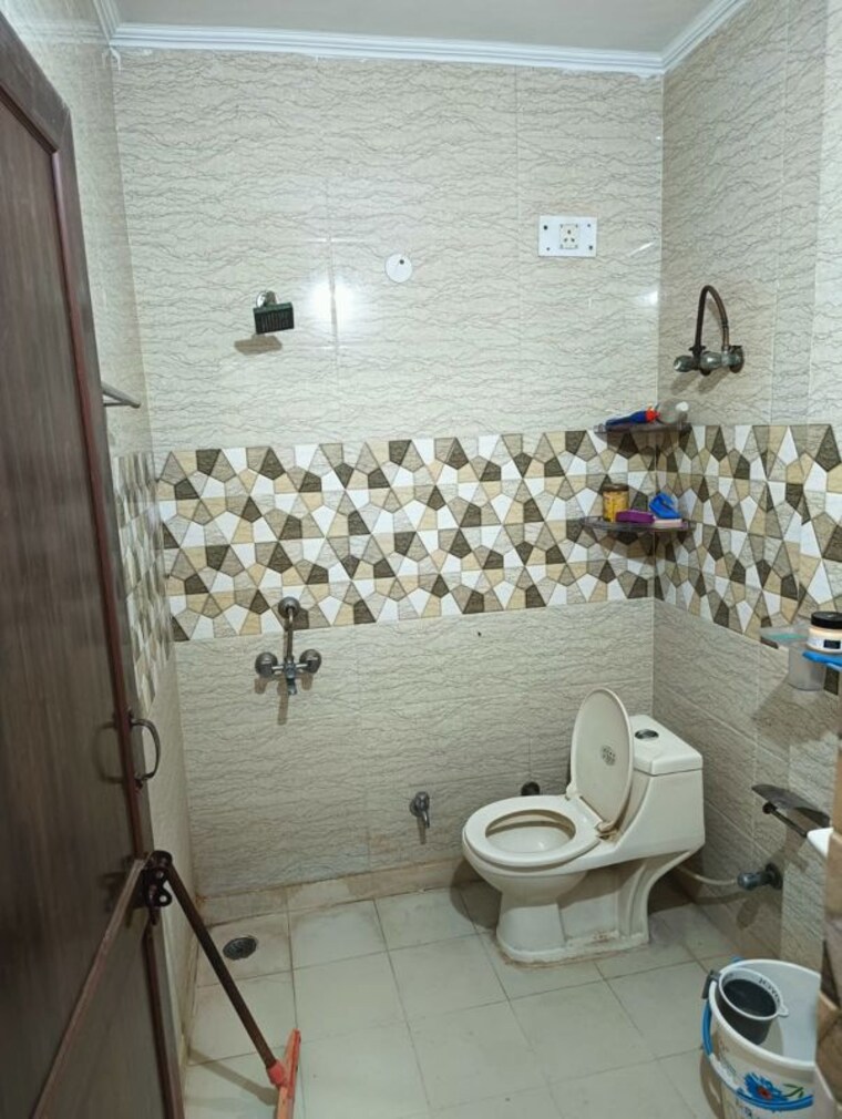 Bathroom, sector 23 2 Bedroom 2367 Sq.Yd. Builder Floor In Sector 23 Gurgaon 10600050