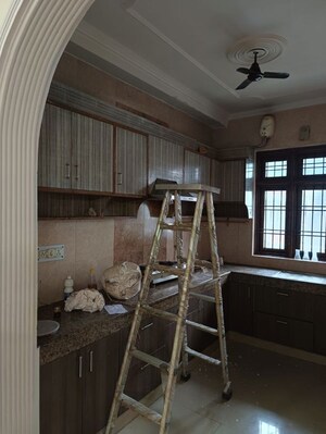 Gym in 2 BHK Builder Floor at Sector 23 – for Rent
