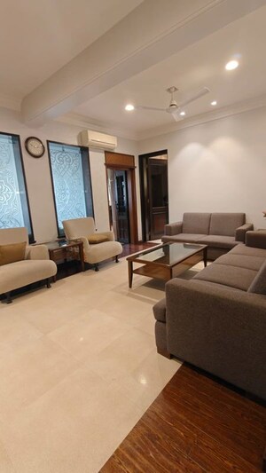 Living Room in 4 BHK Apartment at Rakhangi Mahal, Worli – for Rent