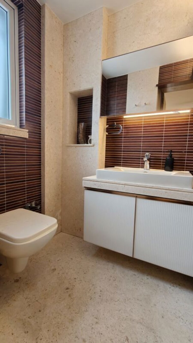 Bathroom, rakhangi-mahal 4 Bedroom 3000 Sq.Ft. Apartment In Worli Mumbai 10600085