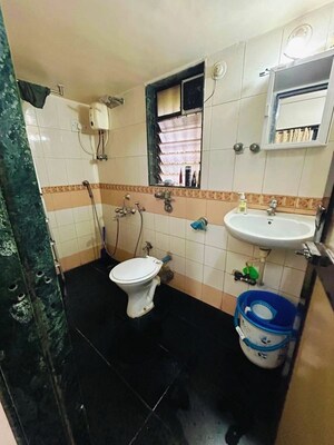 Team Area in 2 BHK Apartment at Indravati Apartment, Dahisar East – for Sale