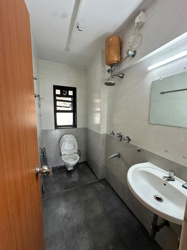 Bathroom, heera-panna-apartment 3 Bedroom 1400 Sq.Ft. Apartment In Tardeo Mumbai 10600100