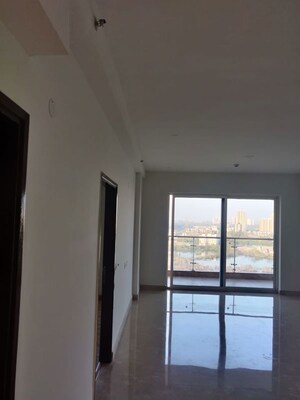 Room in 3 BHK Apartment at Godrej Habitat, Sector 3 – for Sale