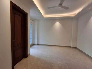 Room in 3 BHK Apartment at Godrej Habitat, Sector 3 – for Sale