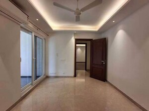 Room in 3 BHK Apartment at Godrej Habitat, Sector 3 – for Sale