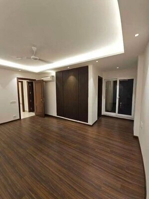 Room in 3 BHK Apartment at Godrej Habitat, Sector 3 – for Sale