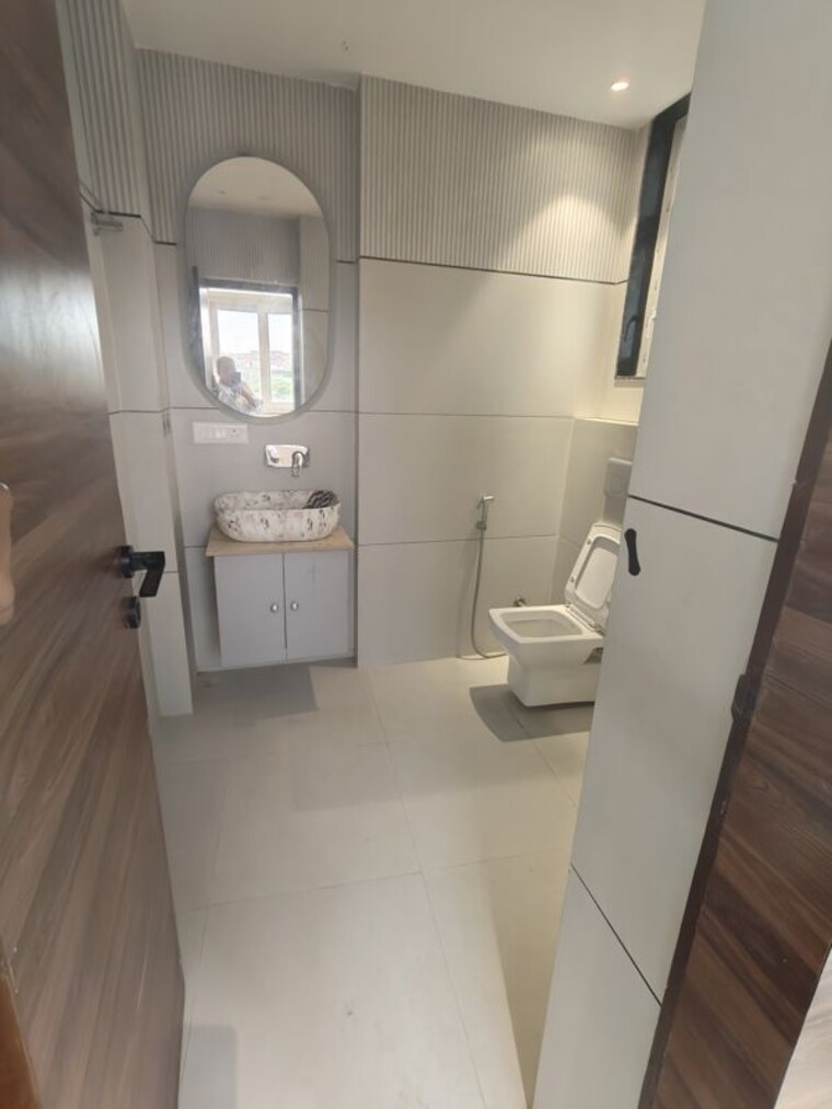 Bathroom, sector 10 dwarka 3 Bedroom 2000 Sq.Ft. Apartment In Sector 10 Dwarka Delhi 10600096