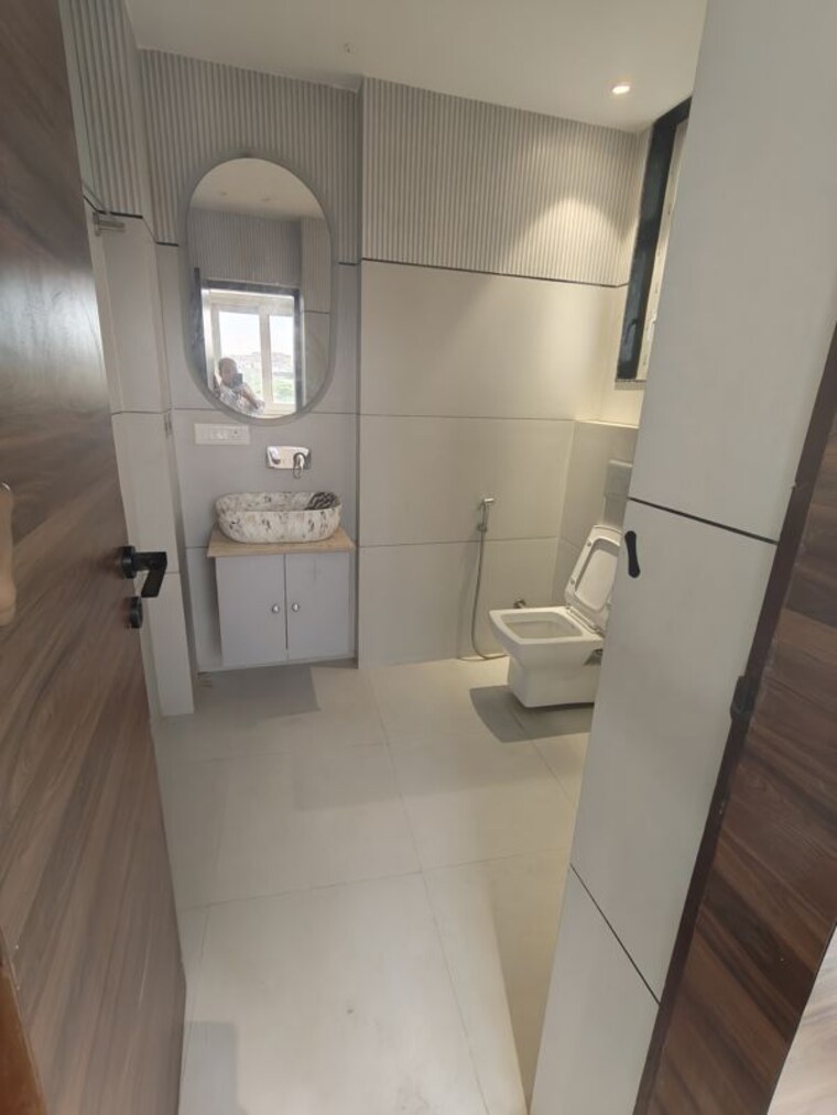 Bathroom, sector 10 dwarka 3 Bedroom 2000 Sq.Ft. Apartment In Sector 10 Dwarka Delhi 10600096