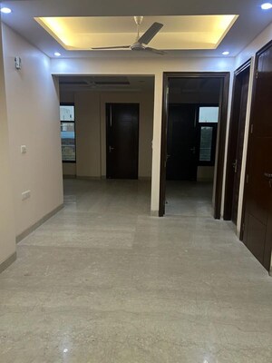 Team Area in 3 BHK Builder Floor at West Patel Nagar – for Rent