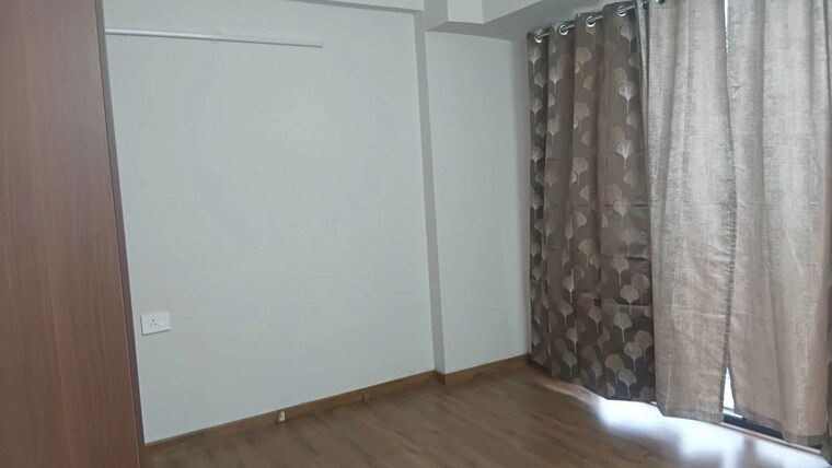 Room, signature-global-city-63a 3 Bedroom 1350 Sq.Ft. Apartment In Sector 63a Gurgaon 10600130