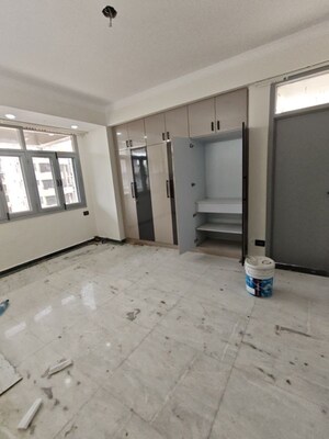 Room in 3 BHK Apartment at Sector 18 Dwarka – for Rent